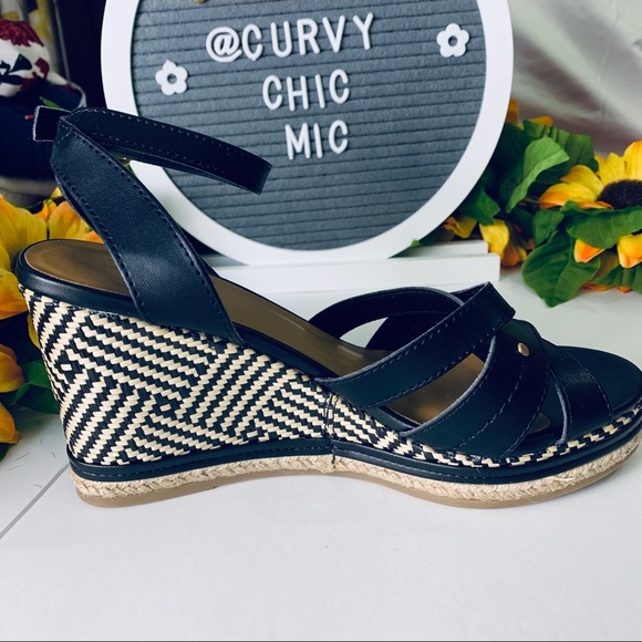 G . H. Bass Black WEDGES size 6.5 - Picture 2 of 6